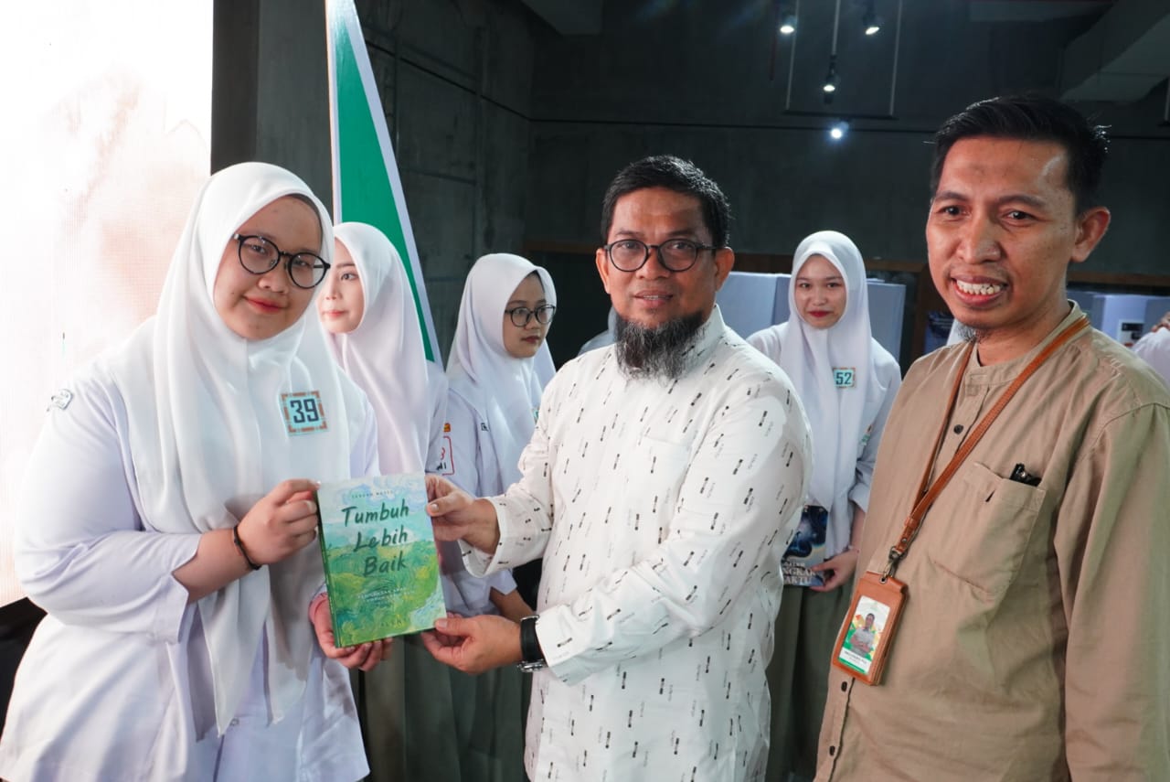 SMA Islam Athirah Bukit Baruga Pamerkan Hasil Karya Siswa/i pada Athirah Baruga Education Expo 2024