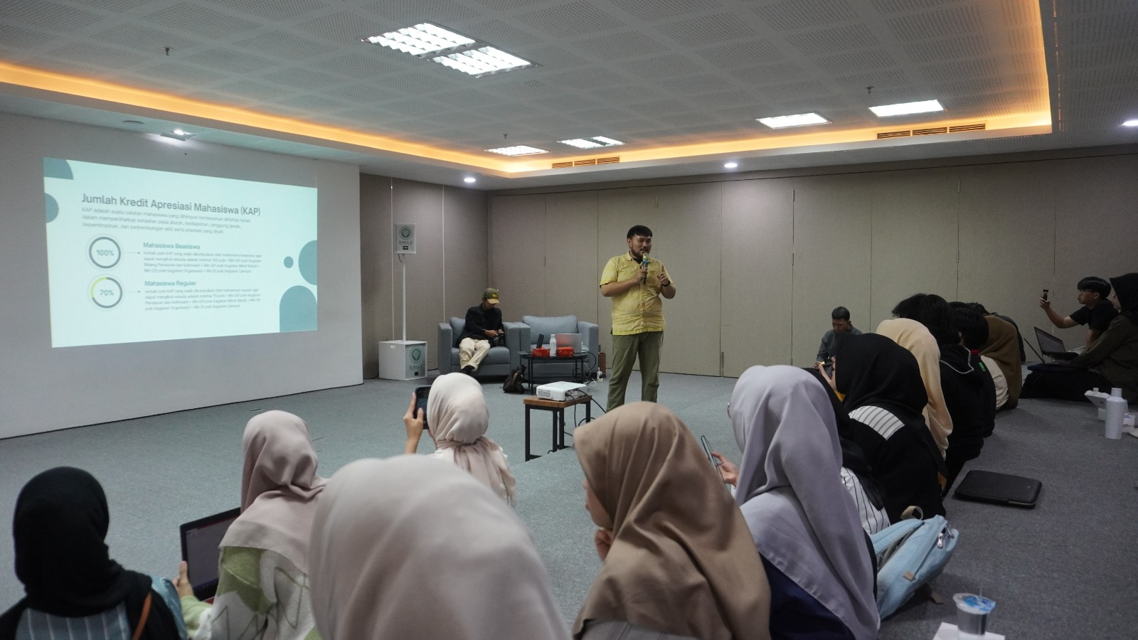 Kalla Institute Bekali Mahasiswa Hadapi Era Digital Lewat Workshop Cerdas Digital