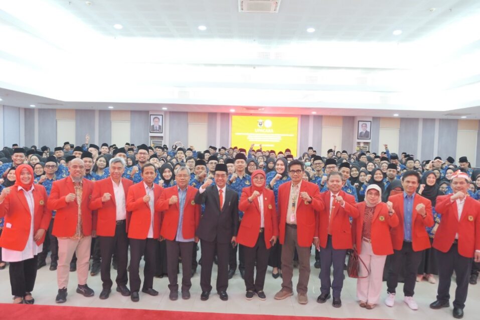 Unhas Lantik dan Ambil Sumpah 429 Pegawai Baru