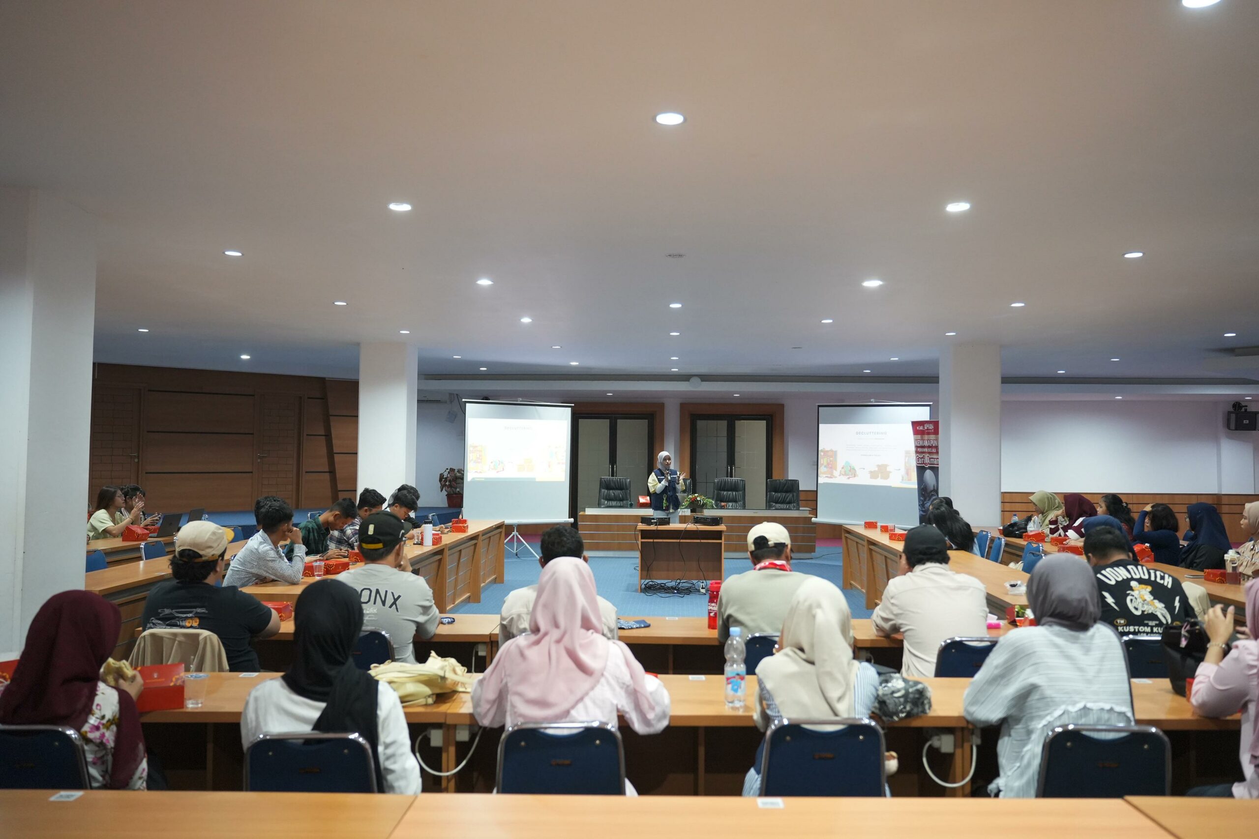 AHM dan Asmo Sulsel Tanamkan Kesadaran Lingkungan Mahasiswa Lewat Decluttering