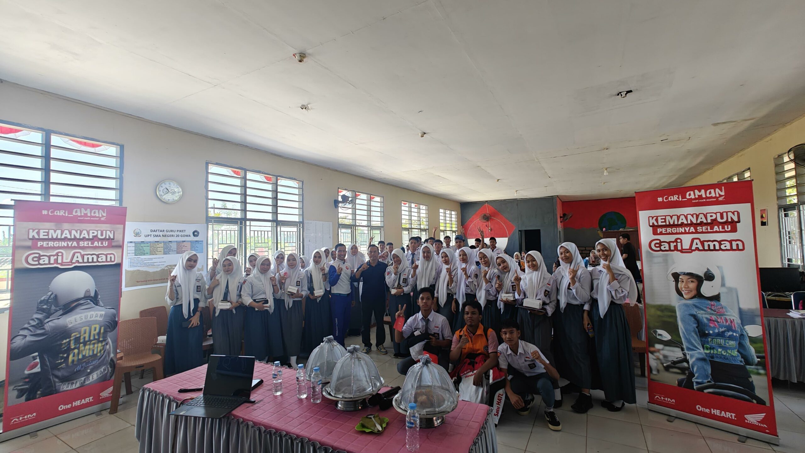 Asmo Sulsel dan Polres Gowa Tanamkan Pentingnya Safety Riding di SMAN 20 Gowa