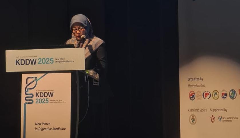 Riset Mikrobiota Lambung Diakui Internasional, Dosen FK Unhas Raih Penghargaan Bergengsi di Korea